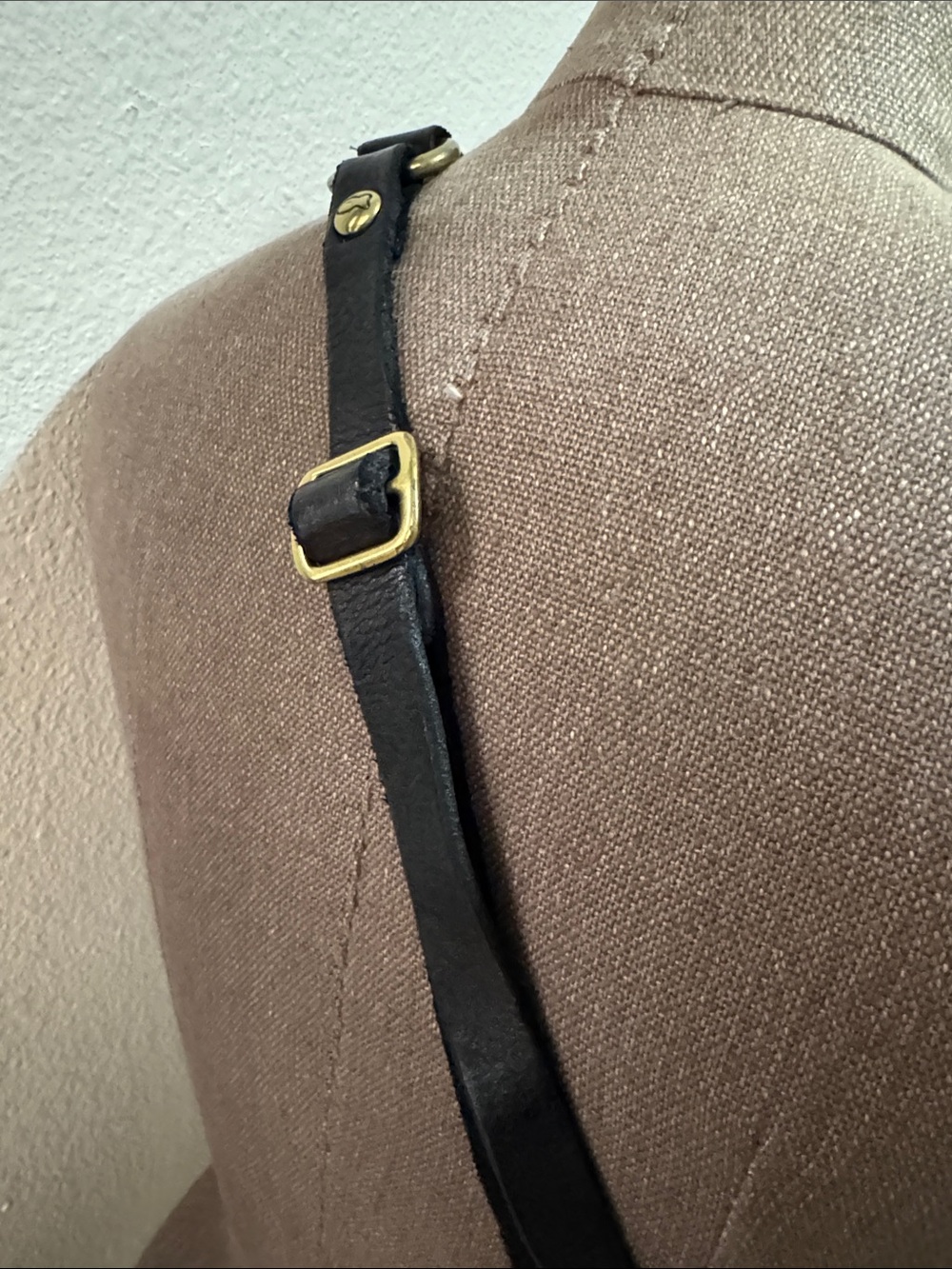 Campomaggi Black Leather Crossbody with Gold Stud Detailing - Picture 3 of 10
